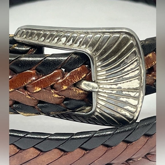 Vintage 1996, Justin leather braided silver buckle belt  JUSTIN VINTAGE 1996 BRAIDED LEATHER BELT BROWN/ BLACK  WITH SILVER BUCKLE SIZE38